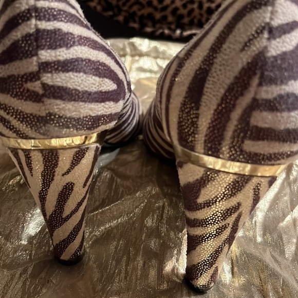 Animal print, brown, cream, gold fabric has a sueded finish - Picture 4 of 7